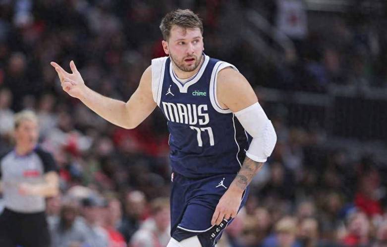 九游体育-东契奇重返赛场，反败为胜首场状态出色，雄鹿观众沸腾！全场沸腾不已的简单介绍